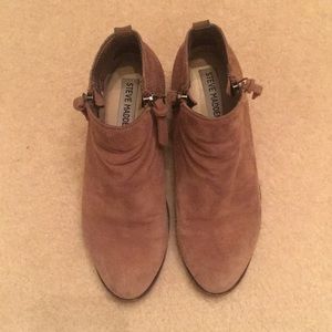 Steve Madden tan booties